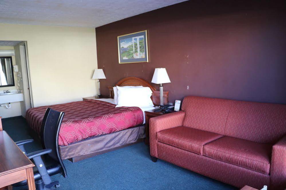 Red Roof Inn Walton - Richwood Esterno foto